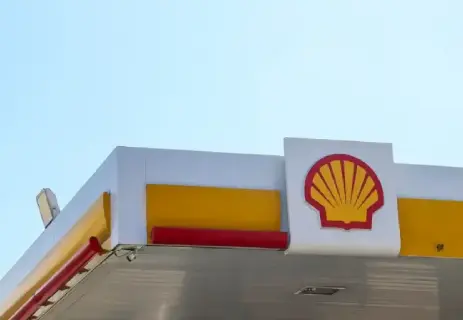 Limpeza fachada de posto de gasolina
